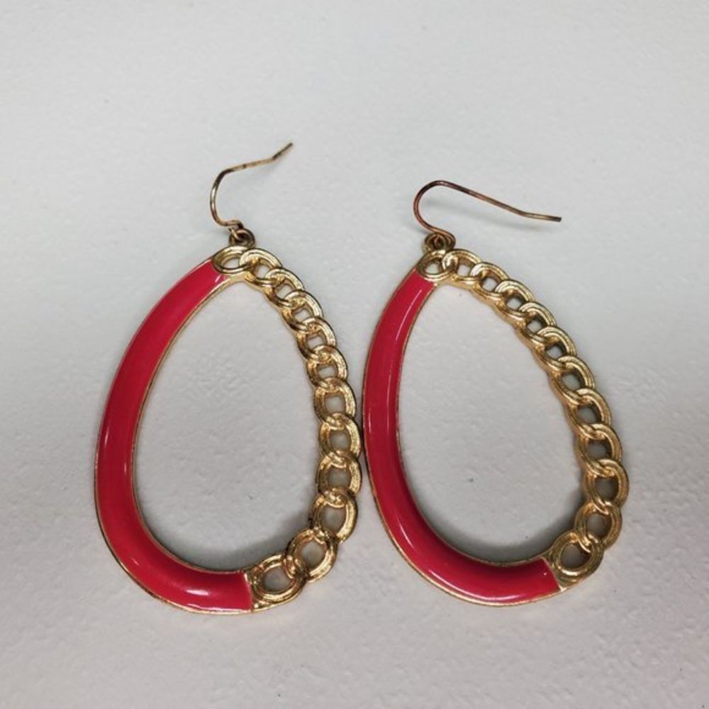 Tear Drop Earrings Pink Enamel Gold Tone Rope Stat